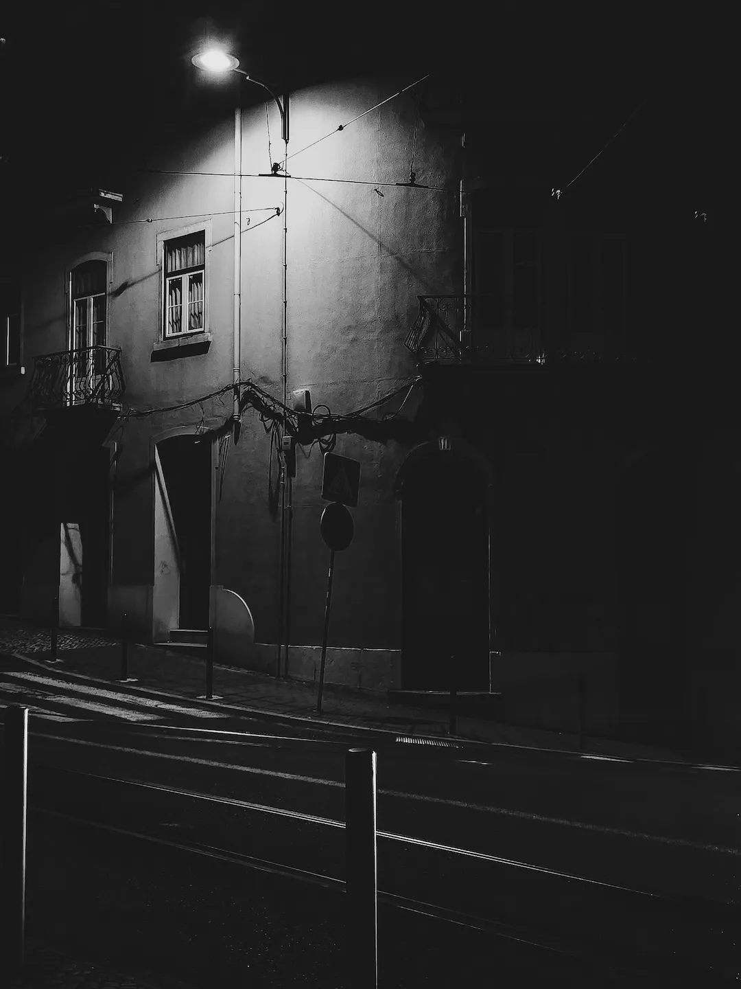 lisbon-night